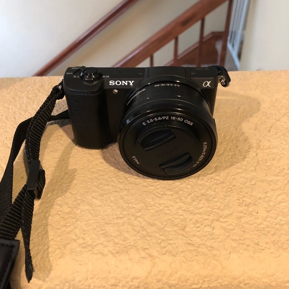 Sony - Alpha a6000 Mirrorless Camera with 16-50mm - Picture 3 of 8
